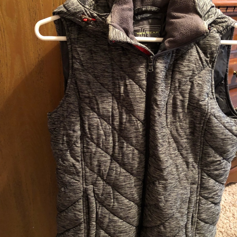 Gray puffer vest with hood
